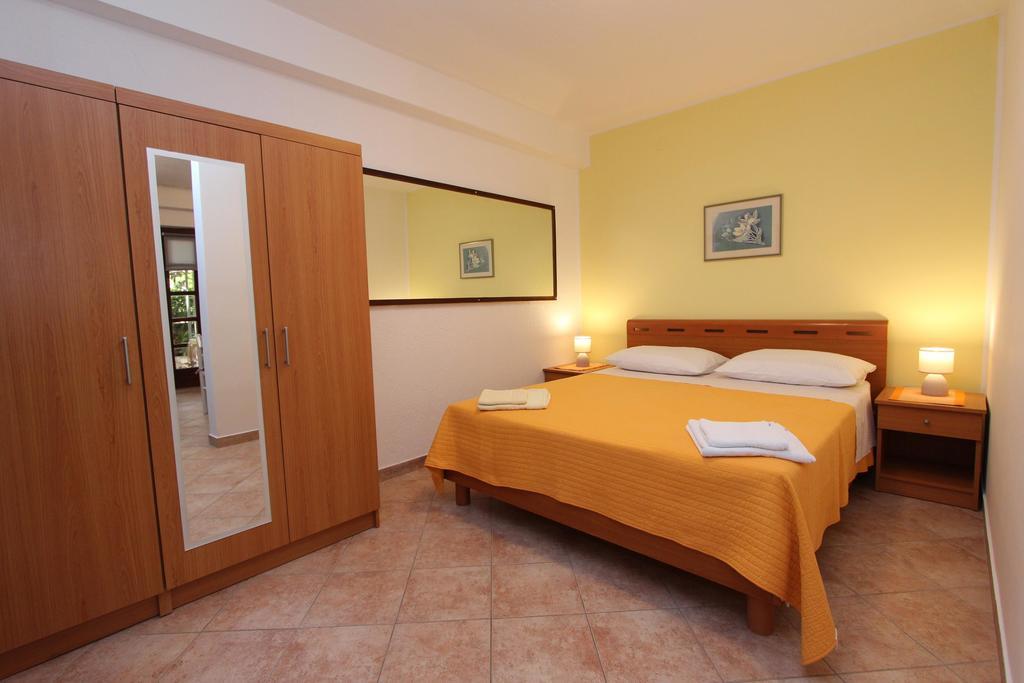 Apartments Lara Rovinj Exterior foto