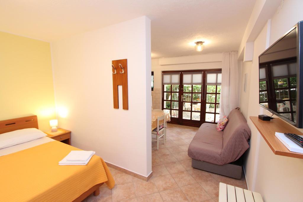 Apartments Lara Rovinj Exterior foto
